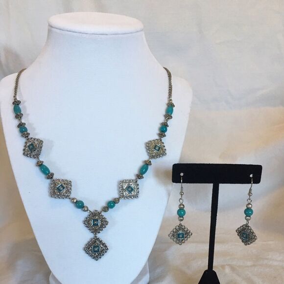 Necklace, Earring,‎ Bracelet SET - Picture 4 of 4